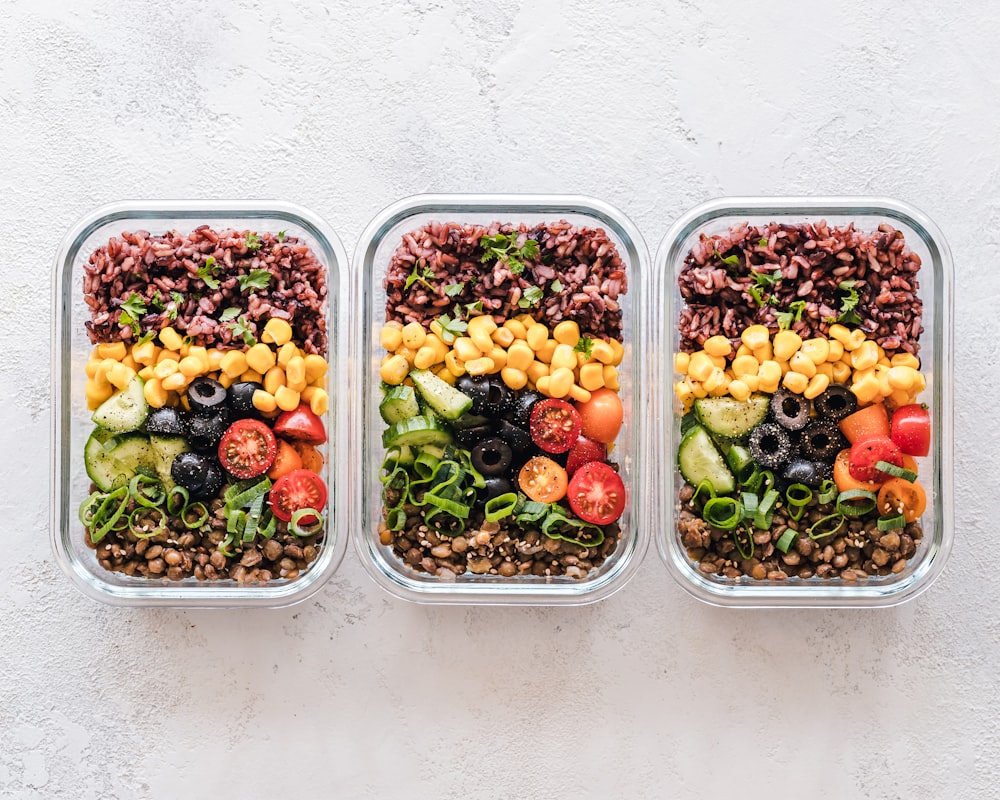 Balanced lunch with lean protein, vegetables, and whole grains